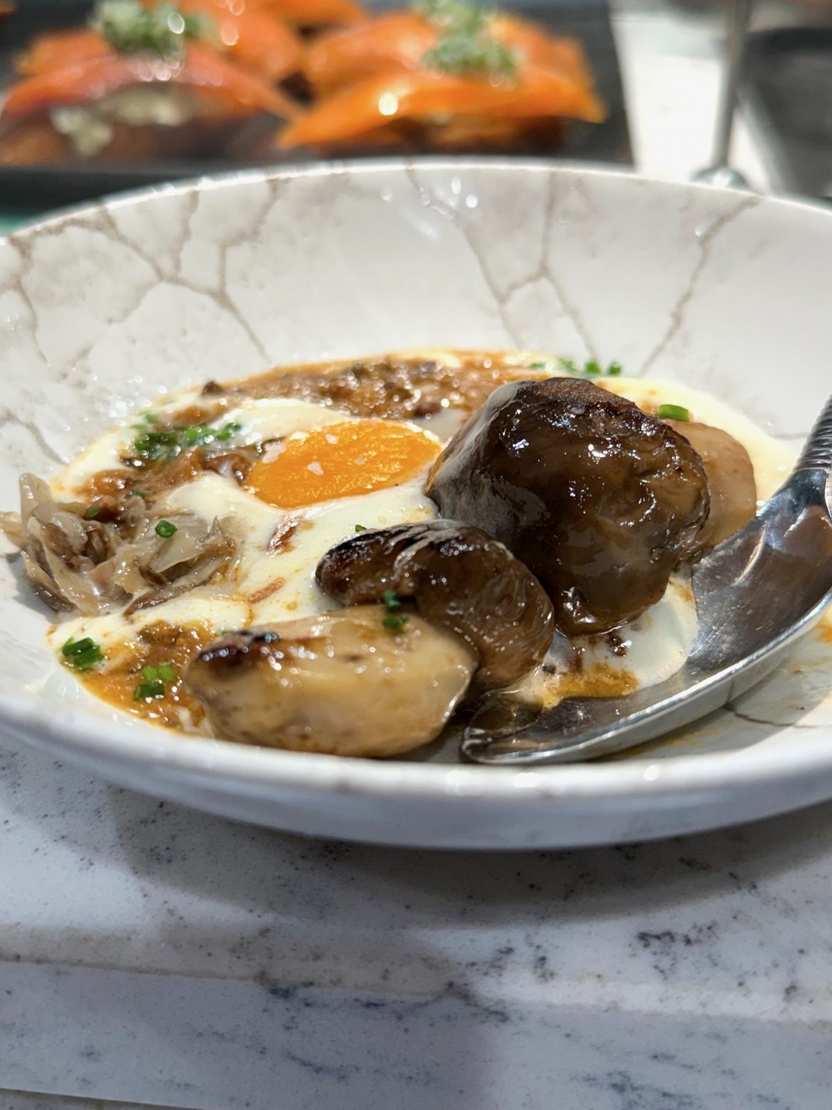 Steinpilz Ei Kartoffel Pintxo im Casa Urola in der Altstadt Donostia-San Sebastián