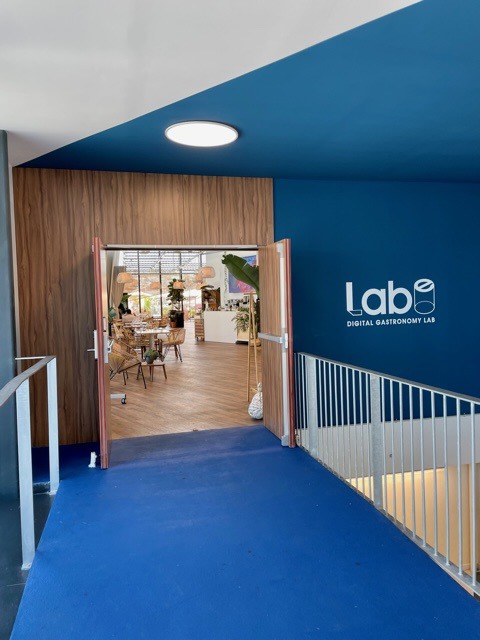 Eingang LABE im Tabakalera in Donostia