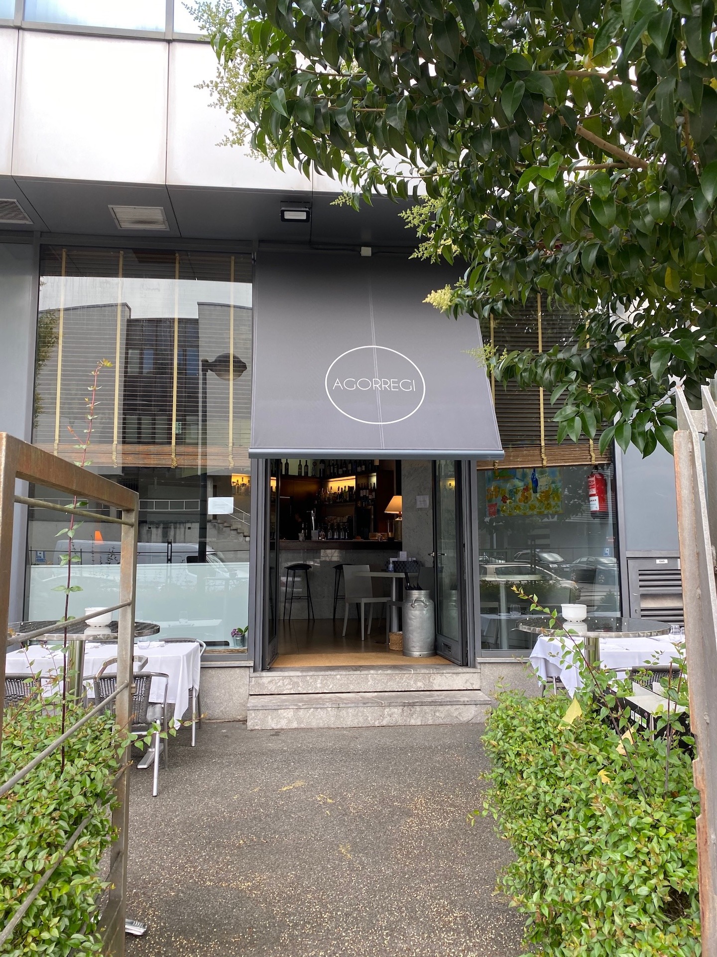 Eingangsbereich des Restaurants Agorregi in Donostia-San Sebastián.