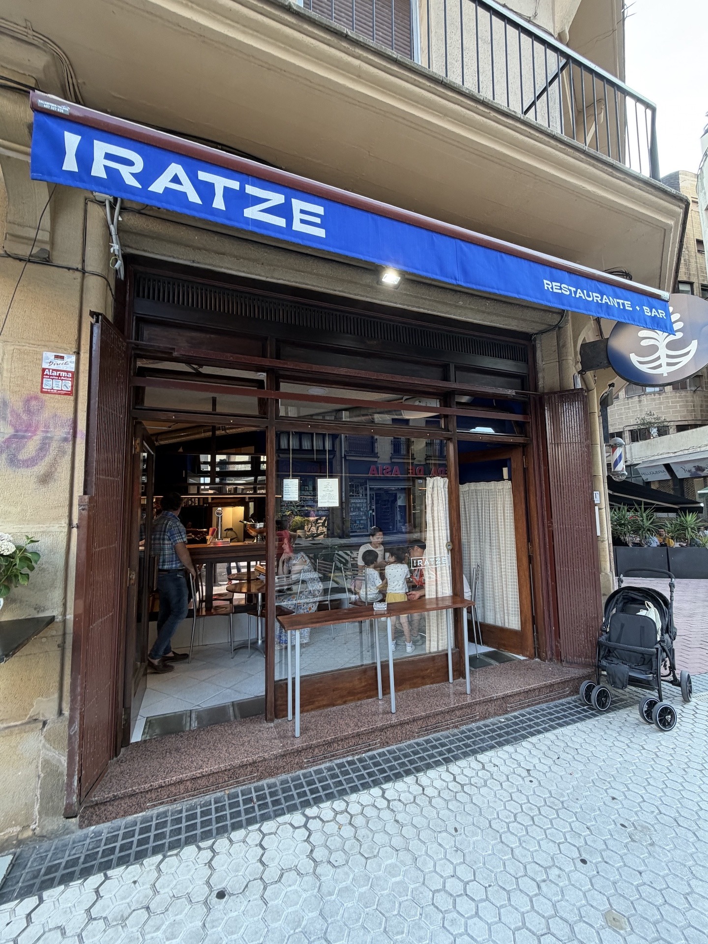 Iratze San Sebastián: Natural Wine, Bretagne und ein außergewöhnlicher Tomatensalat