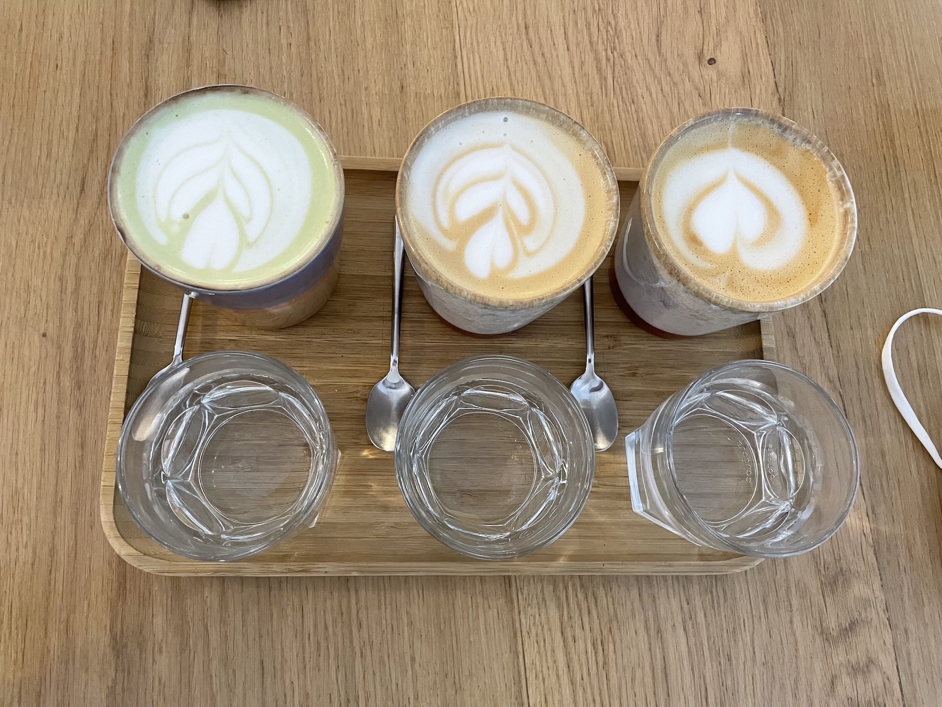Dreierlei Specialty Coffee als Tasting-Flight im Simona Specialty Coffee Club, San Sebastián