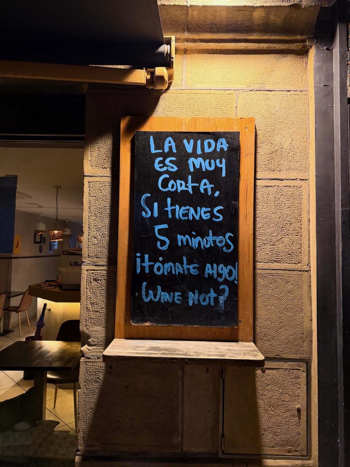 Werbetafel Restaurant Erre in Gros in Donostia-San Sebastián